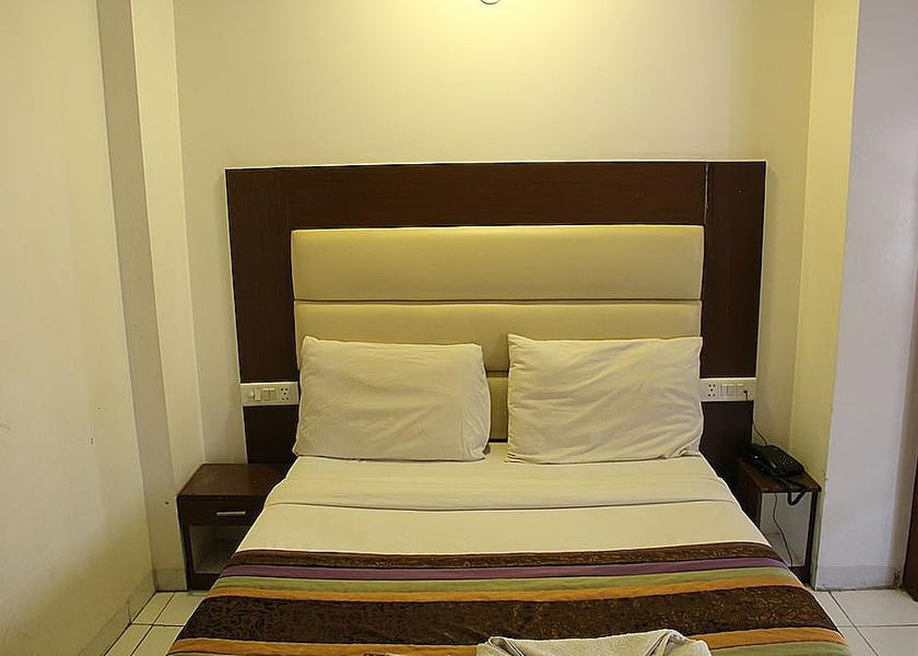Delhi Delhi Room