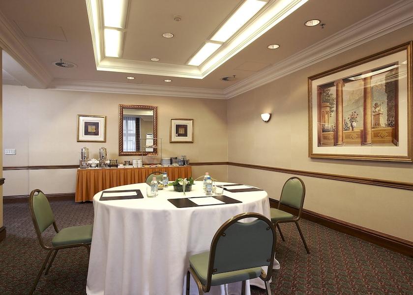 Budapest Meeting Room