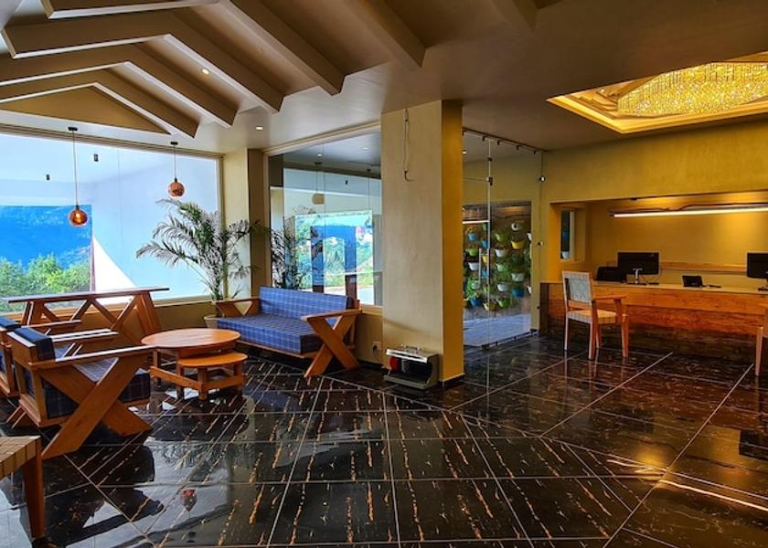 Lobby lounge