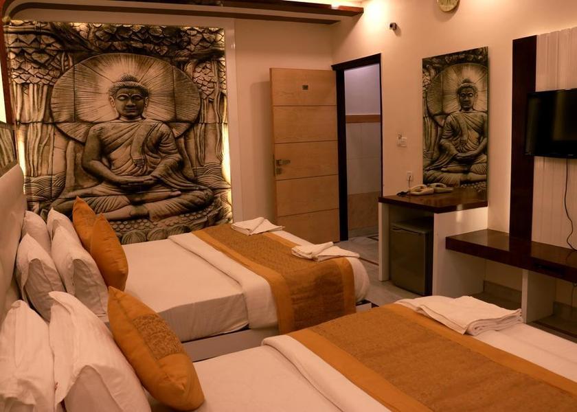 Delhi Delhi Family Room