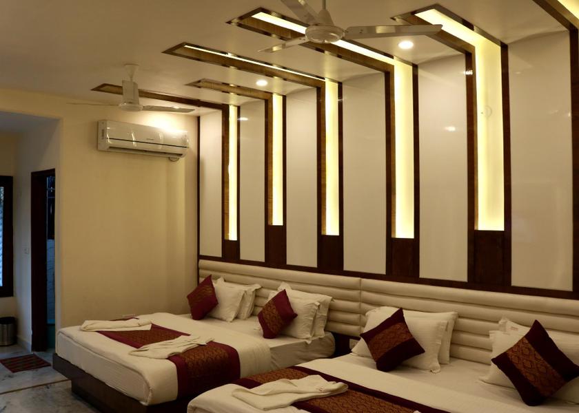 Delhi Delhi Family Room