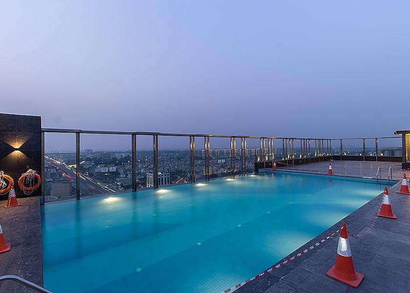 Punjab Zirakpur Indoor/outdoor pool
