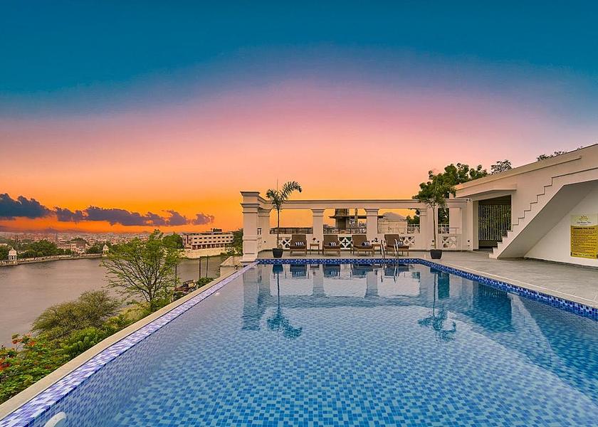 Rajasthan Udaipur Swimming Pool