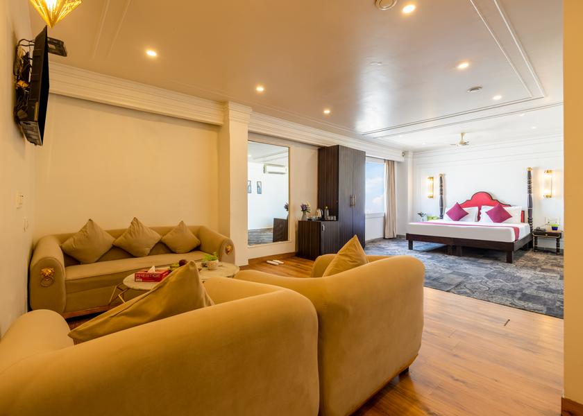 Delhi Delhi Suite Room with Living Area