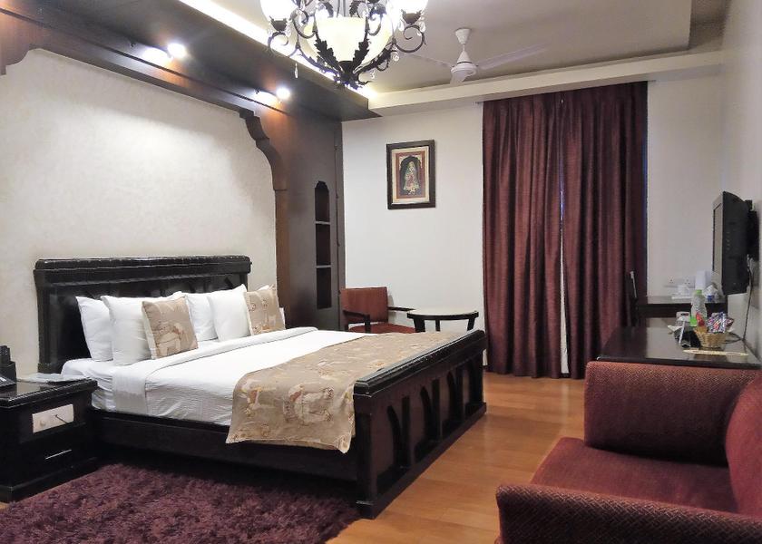 Delhi Delhi Deluxe Suite