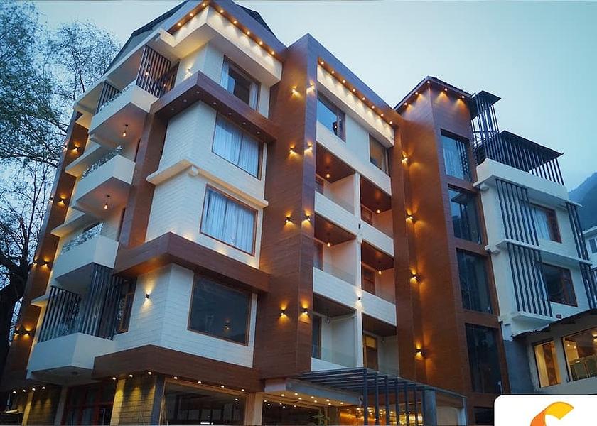 Himachal Pradesh Manali Hotel Main Building