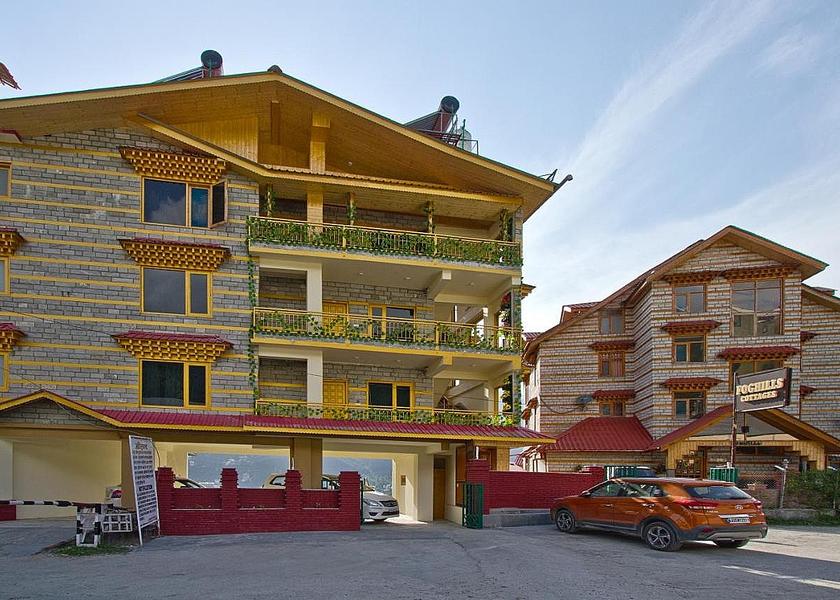 Himachal Pradesh Manali Hotel Exterior
