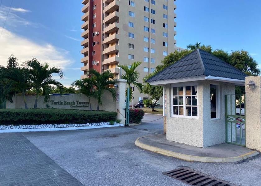 Saint James Ocho Rios Facade