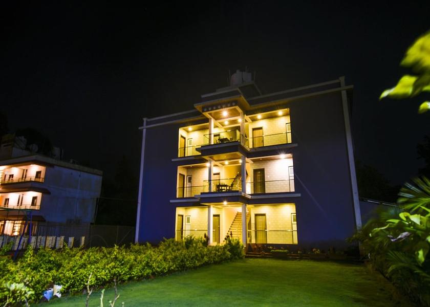 Maharashtra Mahabaleshwar Front of property - evening/night