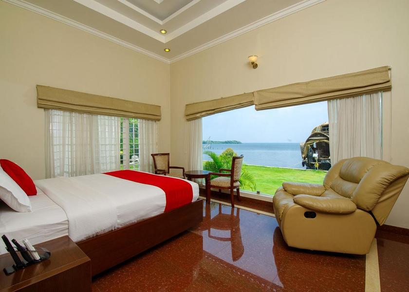 Kerala Alleppey Lake View Room with King Bed