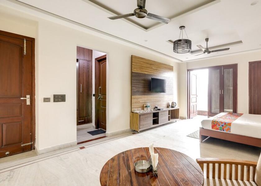 Uttar Pradesh Noida Luxury Room with Balcony