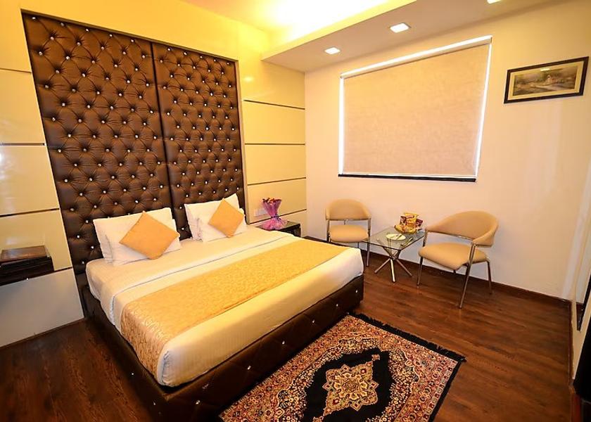 Delhi Delhi Deluxe Room