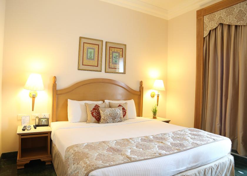 Uttar Pradesh Noida Suite Room-Master Bed