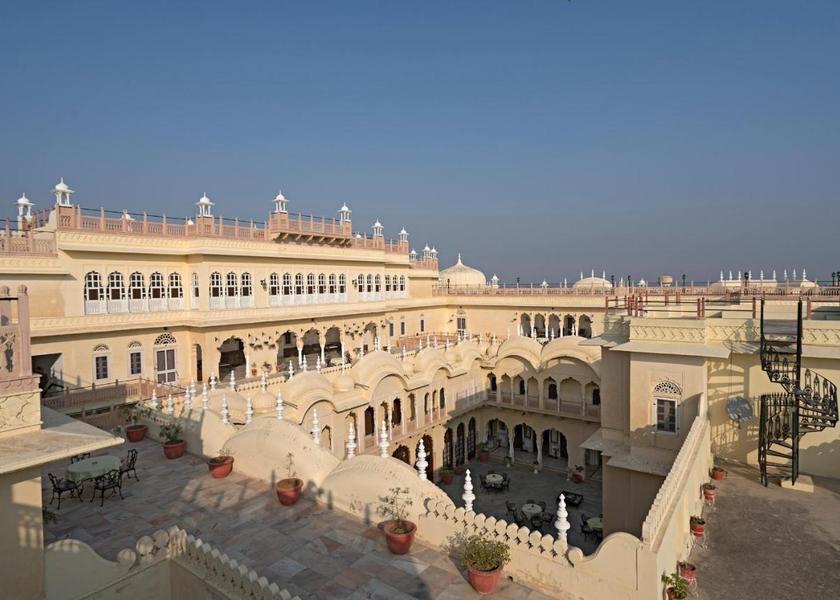 Rajasthan Alsisar Facade