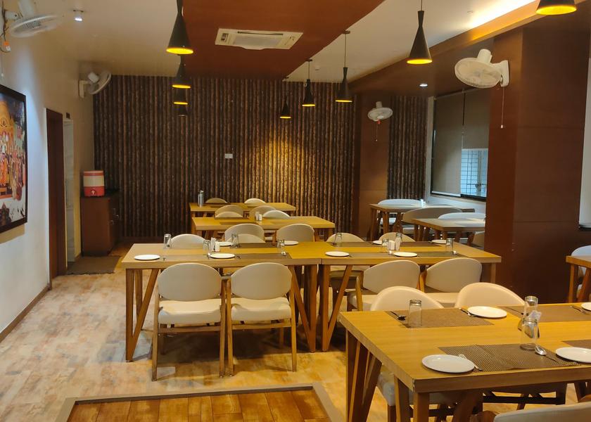 Gujarat Vadodara Food & Dining