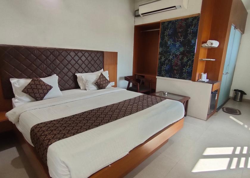 Gujarat Vadodara Premium Room