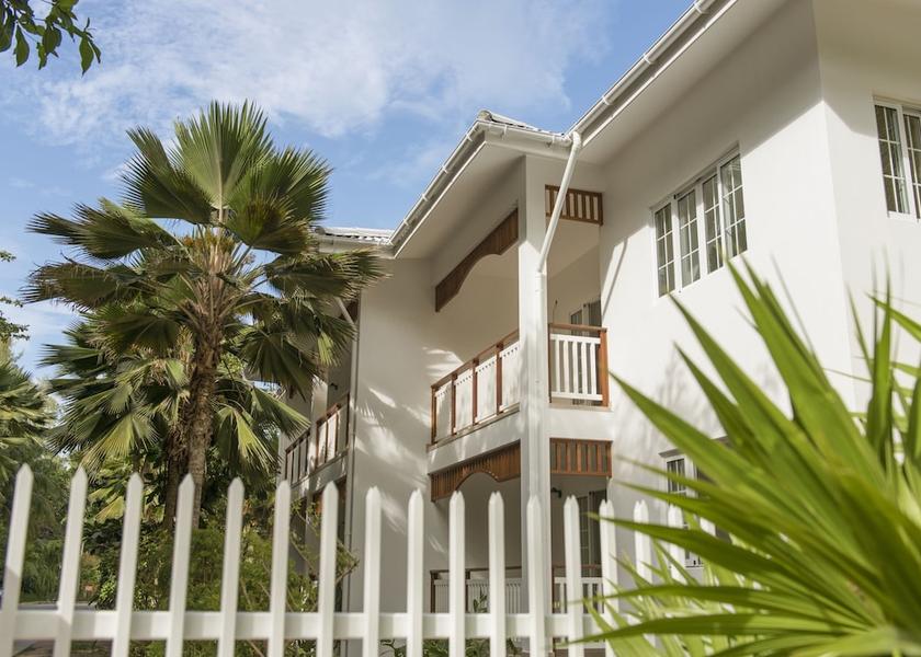 Baie Sainte Anne Praslin Island Entrance