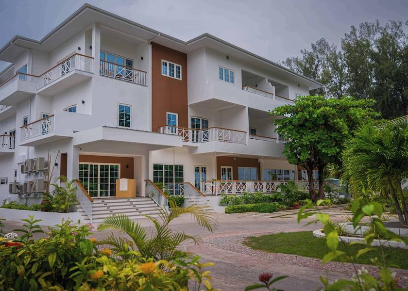  Praslin Island Front of property