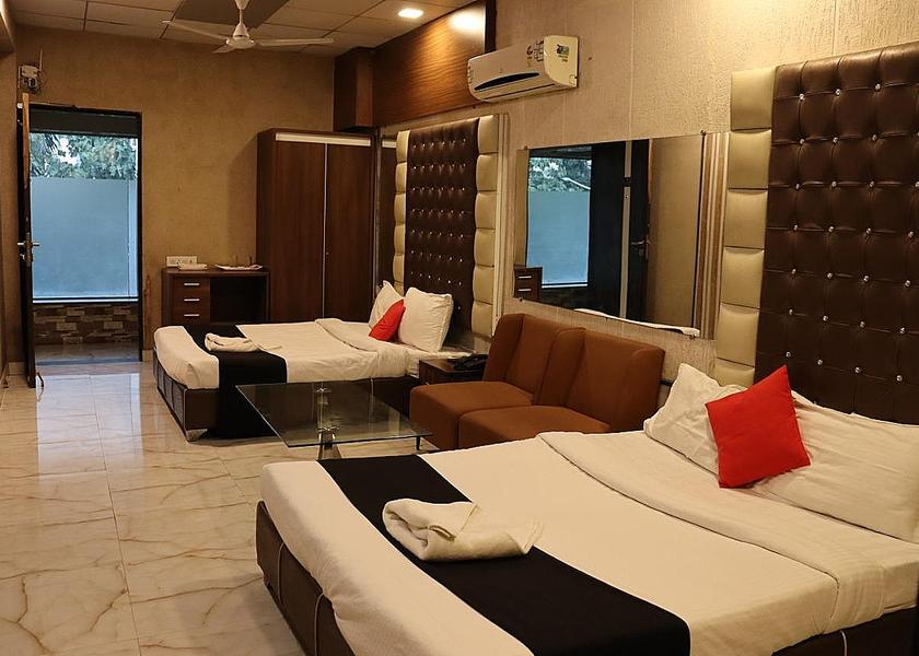 Gujarat Surat Family room