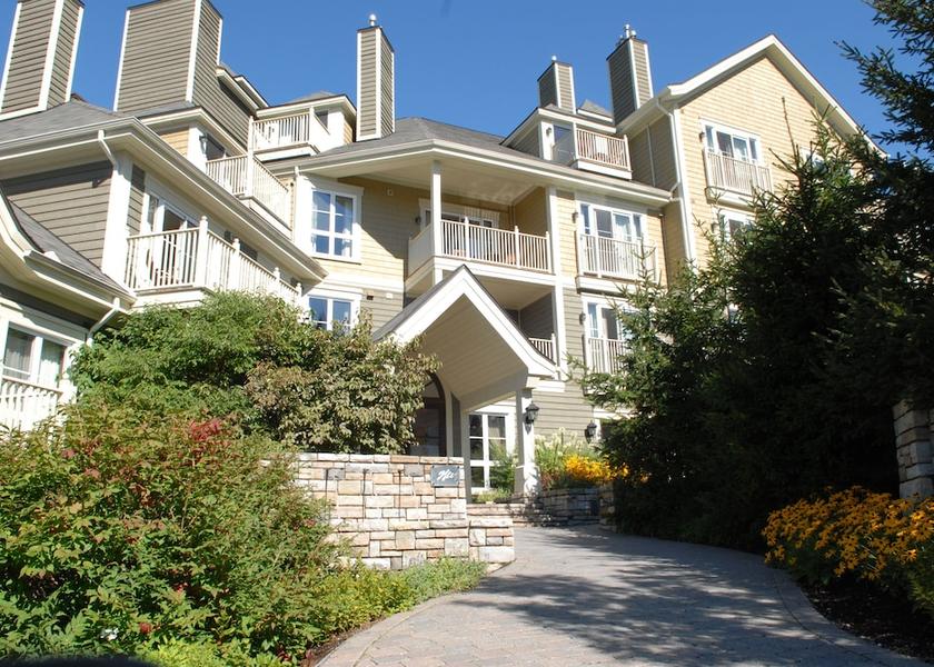 Quebec Mont-Tremblant Front of property