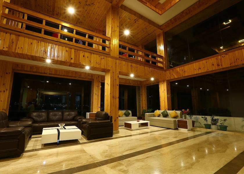 Himachal Pradesh Mashobra Lobby sitting area