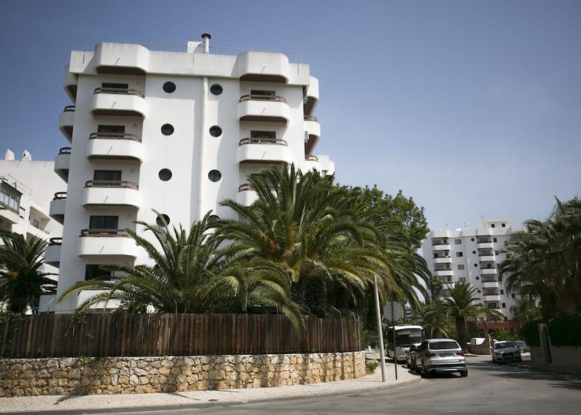 Faro Portimão Property grounds