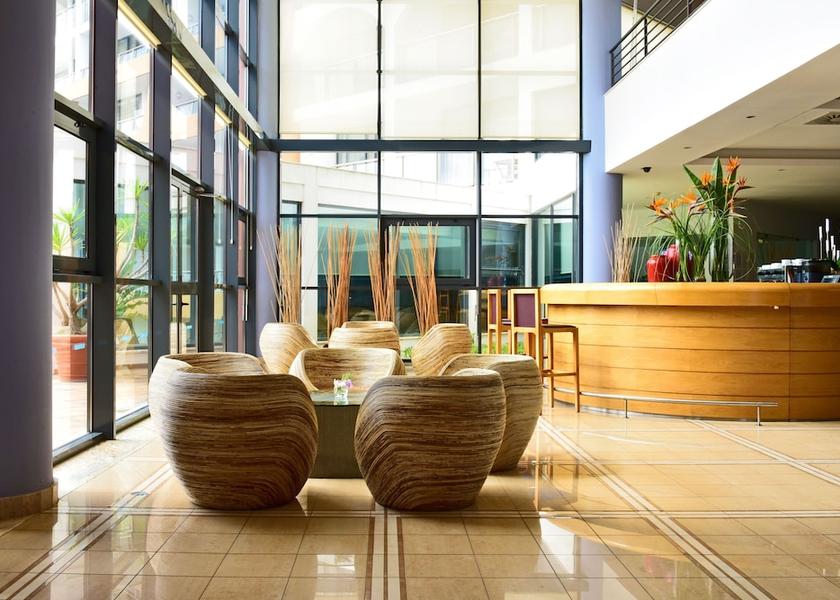Faro Portimão Lobby