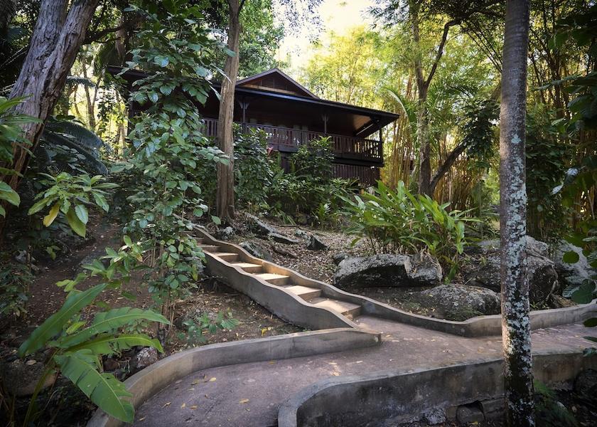  Cerf Island Exterior Detail