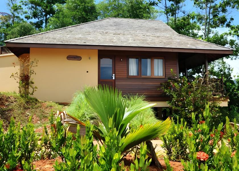  Cerf Island Hotel Exterior
