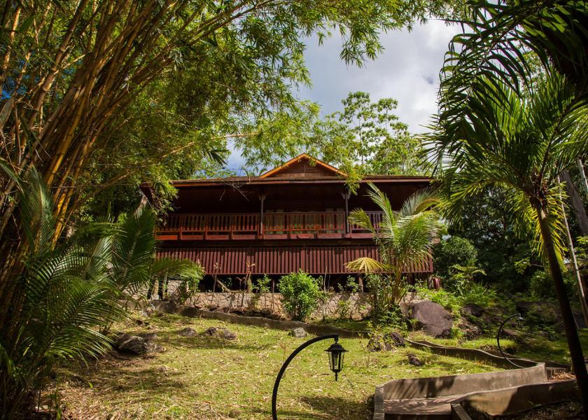  Cerf Island Hotel Exterior