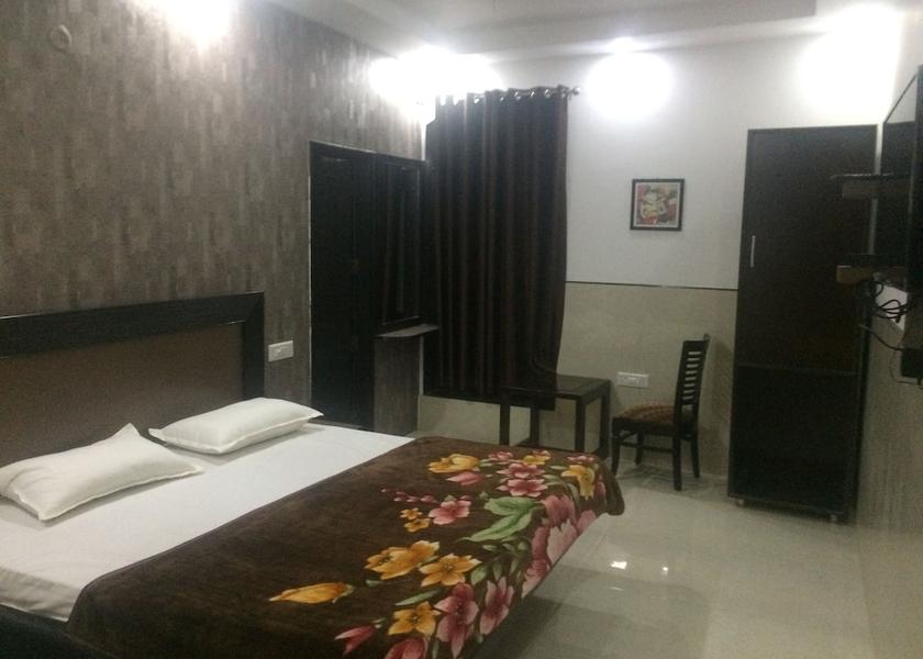 Uttar Pradesh Saharanpur Room