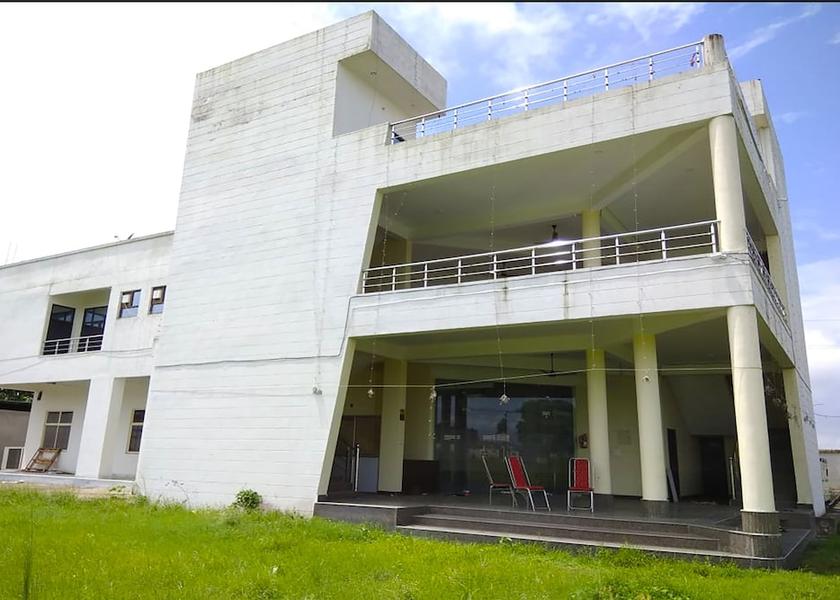 Uttar Pradesh Guramba Exterior Detail