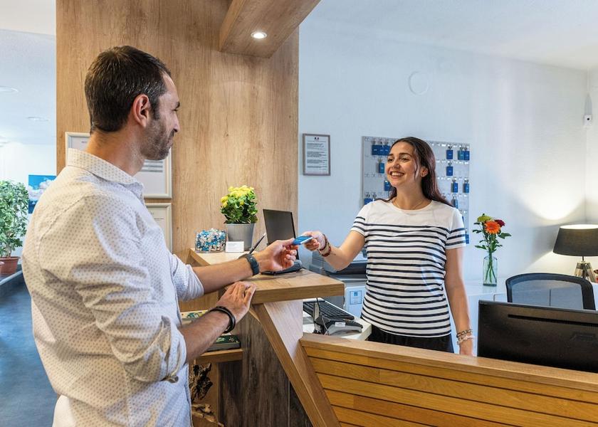 Auvergne-Rhone-Alpes Evian-les-Bains Reception