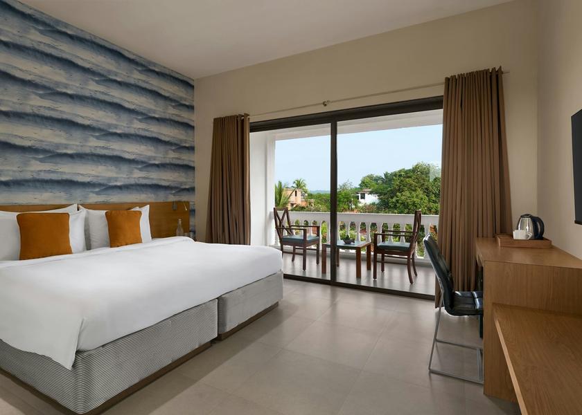 Maharashtra Ganpatipule Winter Green Bedroom - Balcony - Desk