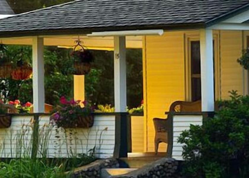 New Hampshire North Woodstock Exterior Detail