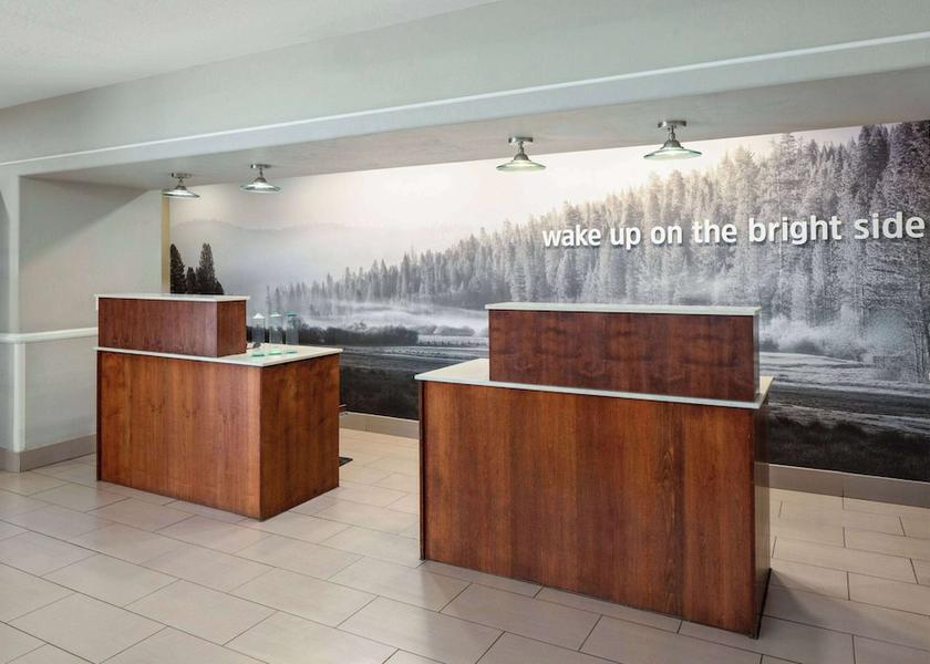California Bakersfield Lobby
