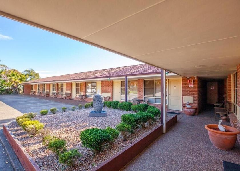 New South Wales Marks Point Exterior Detail