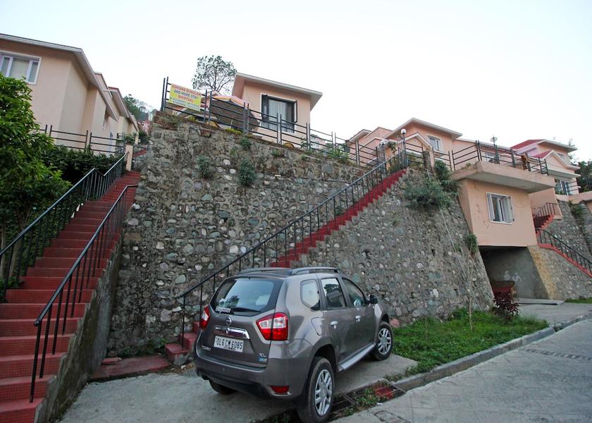 Uttarakhand Bhimtal Hotel Exterior