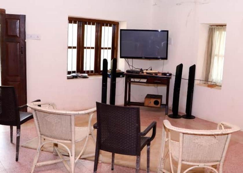 Karnataka Nalkeri Forest 1025