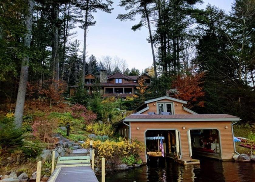 New York Chestertown Exterior Detail