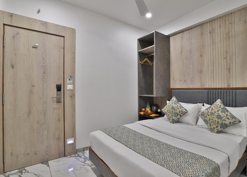 Gujarat Surat Deluxe Room