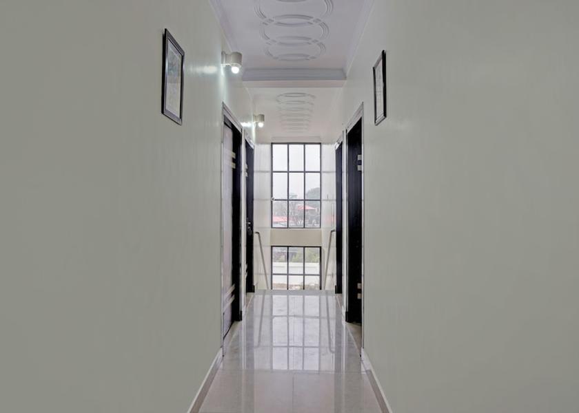 Uttarakhand Nainital Lobby