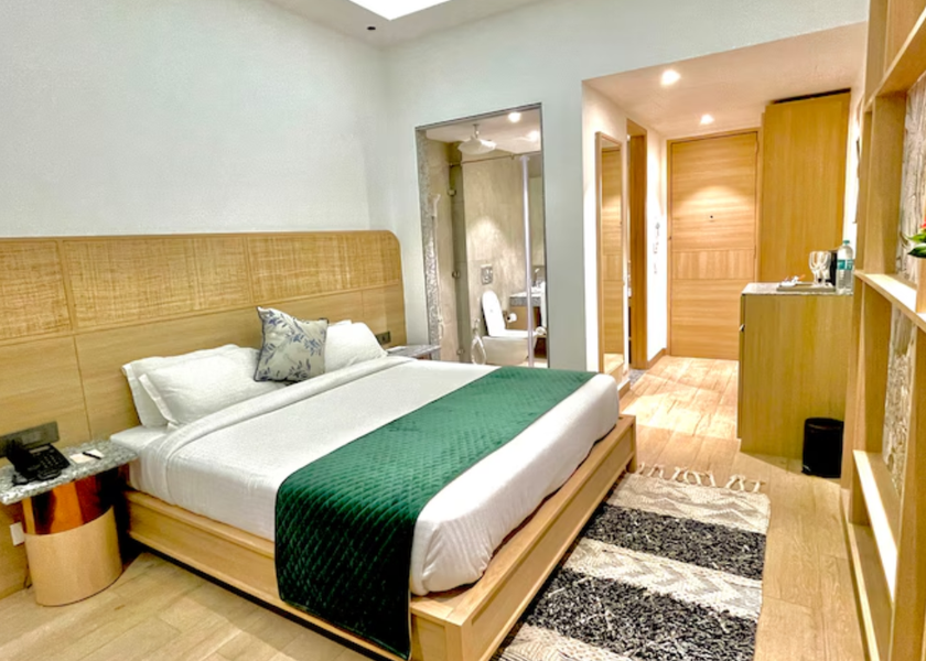 Uttarakhand Nainital Luxury Rooms: Lake View