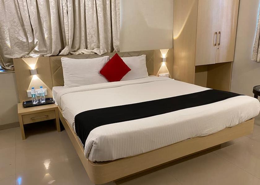 Maharashtra Lonavala Deluxe Room