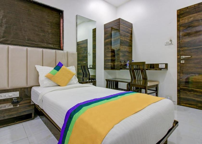 Maharashtra Mumbai Super Deluxe Room