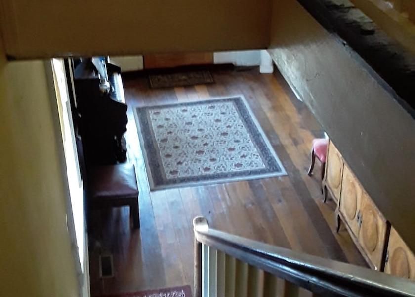 Kentucky Glasgow Interior Entrance