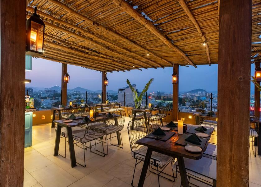 Rajasthan Udaipur Food & Dining