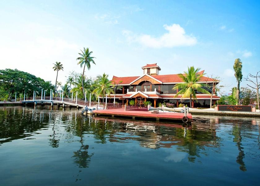 Kerala Alleppey Pool