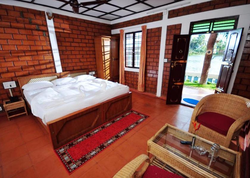 Kerala Alleppey Lake View Deluxe Room