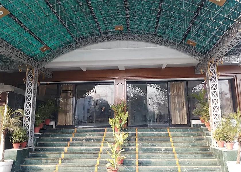 Uttar Pradesh Prayagraj Hotel Exterior